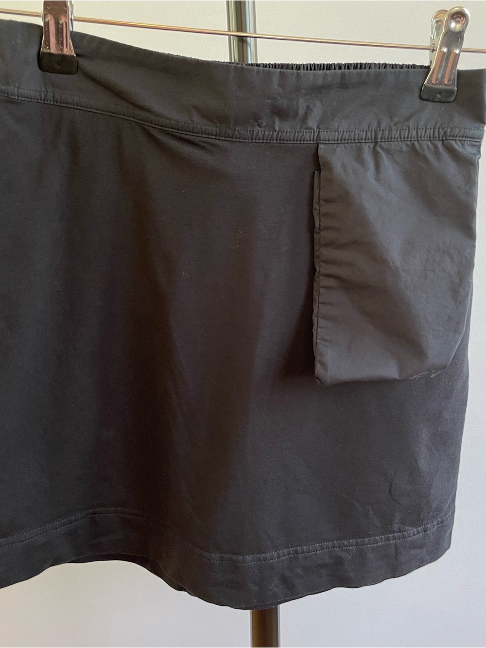 COS Black Minimalist Athletic Skirt Elastic Waist Pocket Size XS
